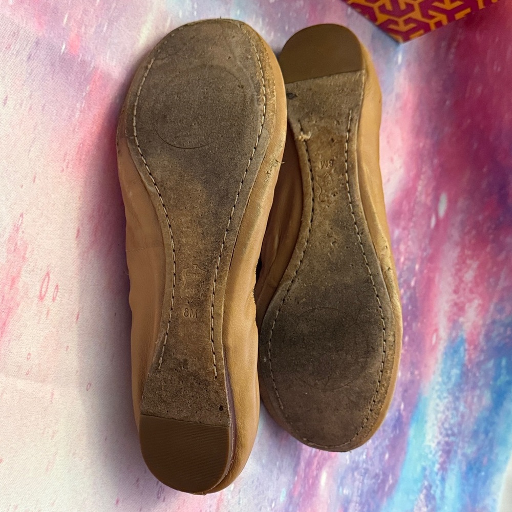 Tory Burch Tan and Black Flats with Logo - Picture 4 of 7
